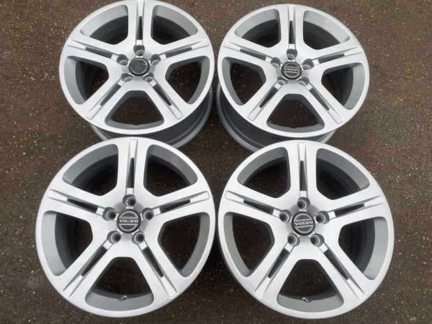 4db gyri 17" Volvo S60 - S80 - V70 alufelni. (4193)