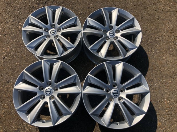 4db gyári 17" Volvo alufelni. (3937)