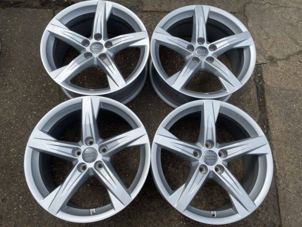 4db gyári 18 Audi Q5 A6 A4 alufelni. ("3210")