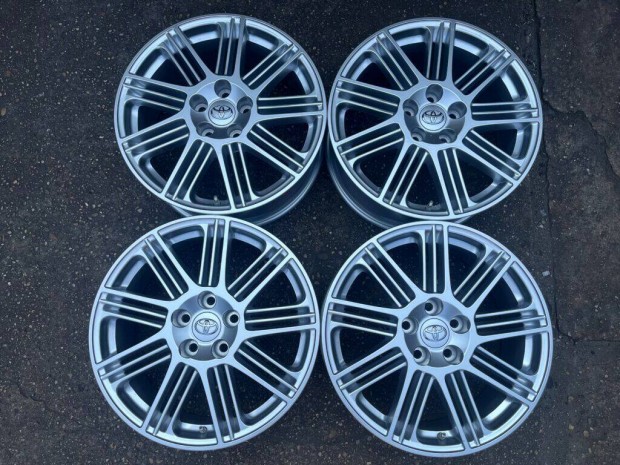4db gyri 18 Toyota Rav4 alufelni. (3921)