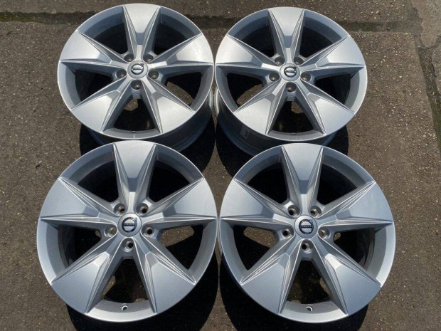 4db gyári 18 Volvo XC40 XC60 alufelni. ("2955")