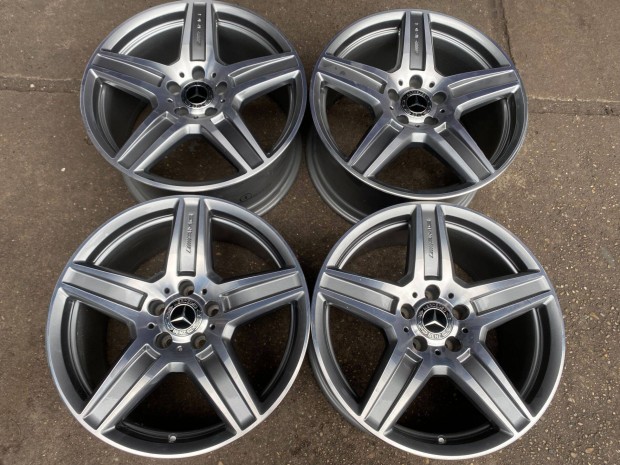 4db gyri 18" AMG Mercedes-Benz E212 alufelni. (3430)