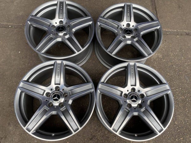 4db gyri 18" AMG Mercedes-Benz E212 alufelni. (*3430*)