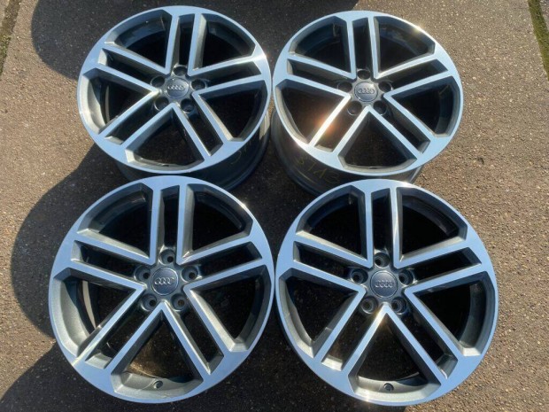 4db gyári 18" Audi A3 - S3 alufelni. ("3713")