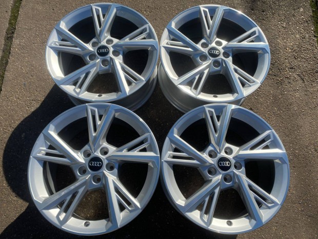 4db gyri 18" Audi A3 alufelni. (3687)