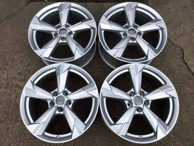 4db gyári 18" Audi A6 alufelni. (*1363*)