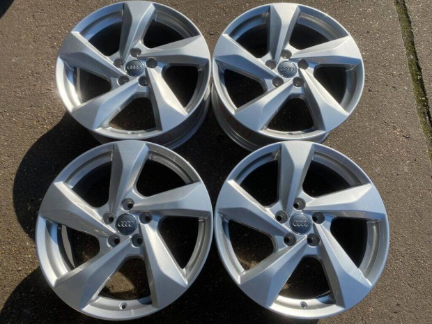 4db gyári 18" Audi Q3 alufelni. ("3730")