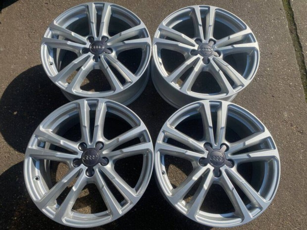 4db gyári 18" Audi Q3 alufelni. ("3743")