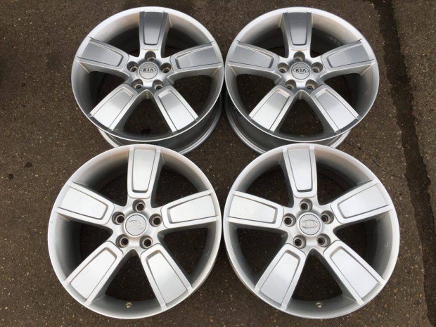 4db gyári 18" KIA alufelni. ("280")