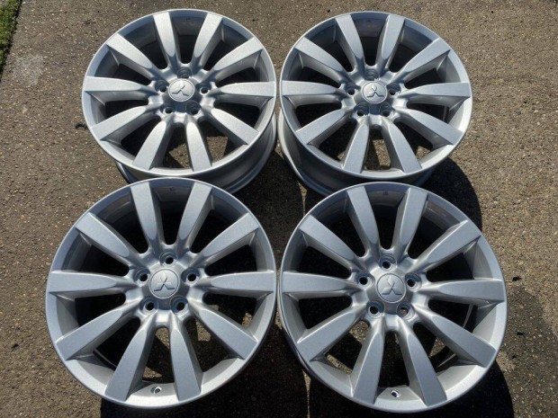 4db gyri 18" Mitsubishi Lancer alufelni. ("3058")