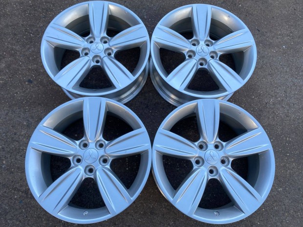 4db gyri 18" Peugeot 4008 alufelni. (*1939*)