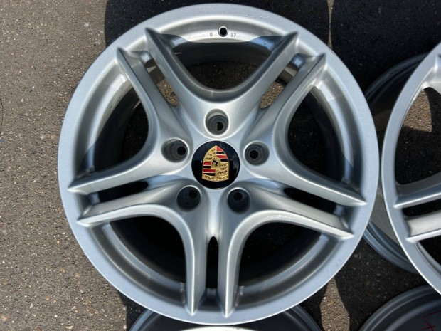 4db gy�ri 18" Porsche Cayenne alufelni. (4327)