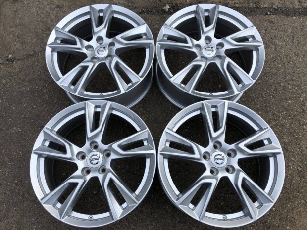 4db gyári 18" Volvo XC40 alufelni. ("1342")