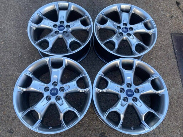 4db gyári 19 Ford Kuga alufelni. (956)