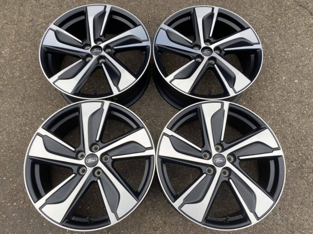 4db gyri 19 Ford Puma Focus alufelni. (2944)