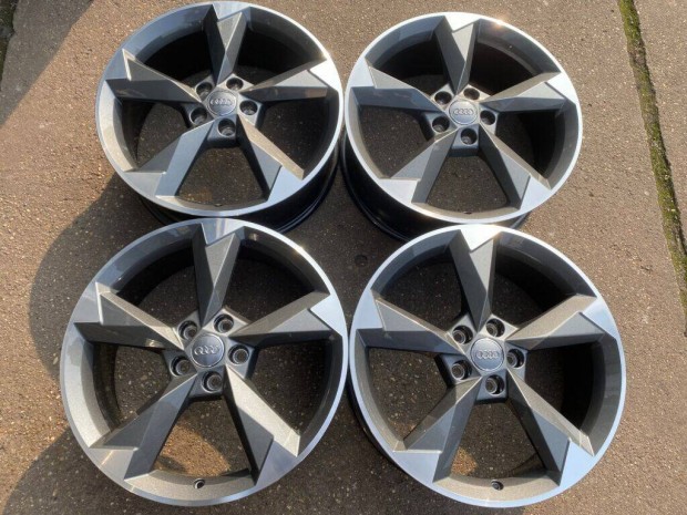 4db gyári 19" Audi Q3 alufelni. ("3717")