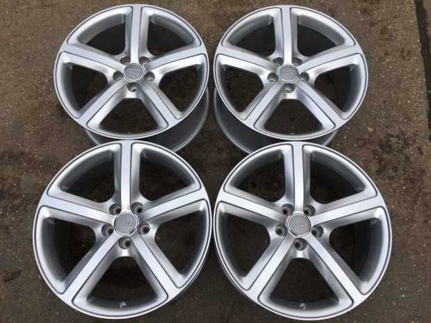 4db gyári 19" Audi Q5 alufelni. ("631")