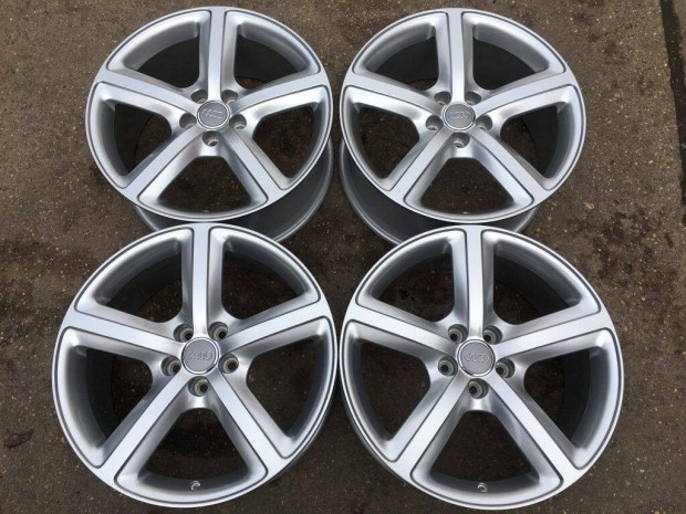 4db gyri 19" Audi Q5 alufelni. ("631")