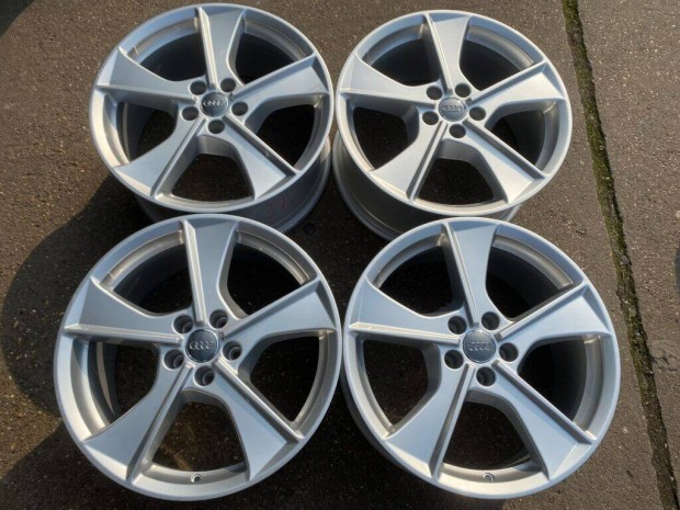 4db gyári 19" Audi Q7 alufelni. ("3723")