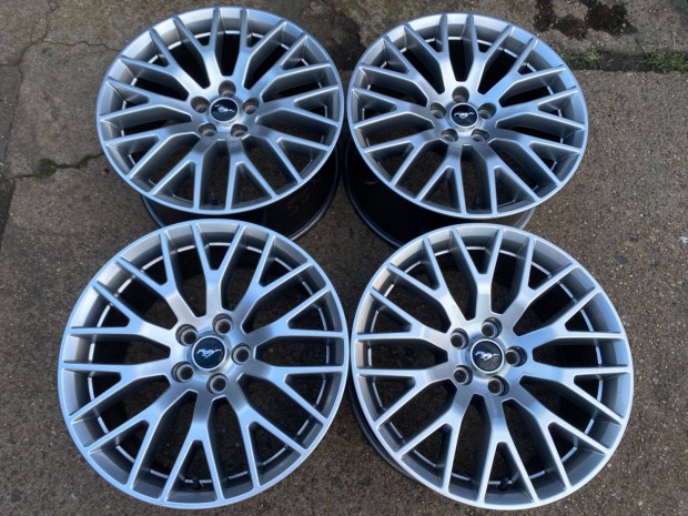 4db gyri 19" Ford Mustang alufelni. (3515)