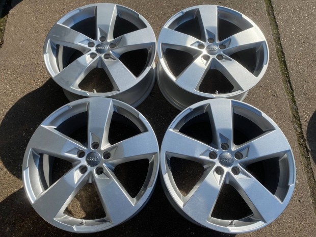 4db gyári 20" Audi A6 - S6 alufelni. (3741)