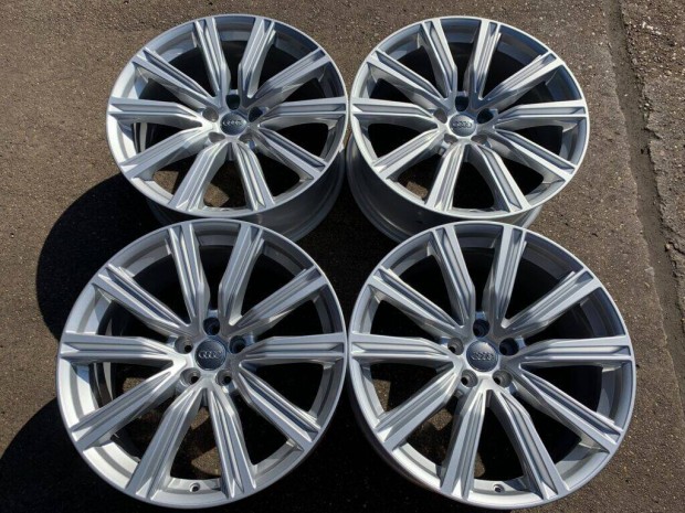 4db gyári 20" Audi Q8 alufelni. ("2555")