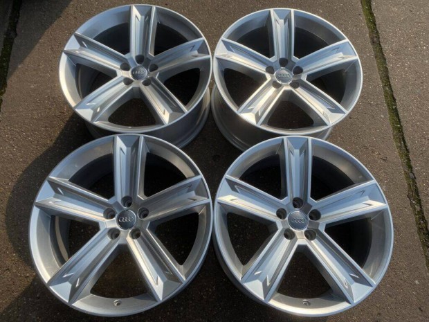 4db gyári 20" Audi Q8 alufelni. ("3719")