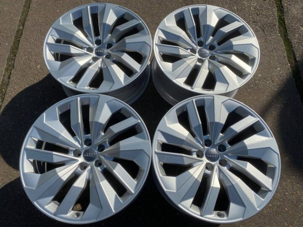 4db gyári 20" Audi Q8 alufelni. ("3742")