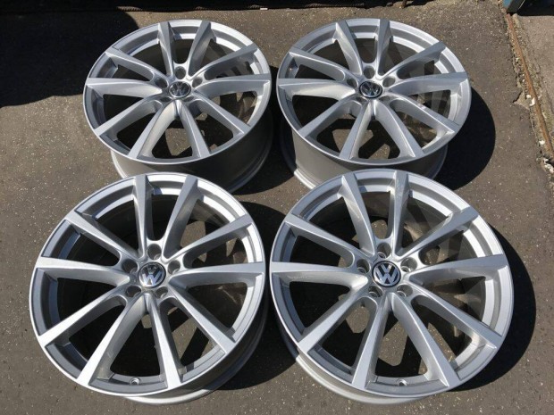 4db gyri 20" VW alufelni. (*686*)