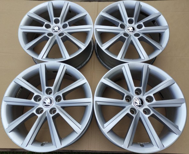 4db gyári 5x112 R17 Skoda Teron 1db gyári VW ill. SEAT AUDI felni