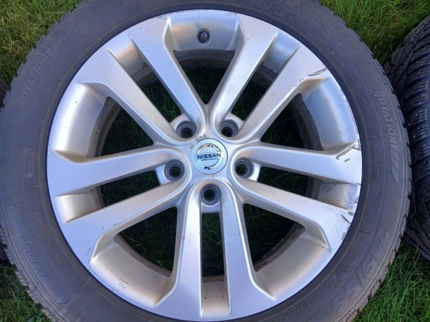 4db gyári Nissan Juke alufelni felni téli gumikkal szett 17" 5x114.3