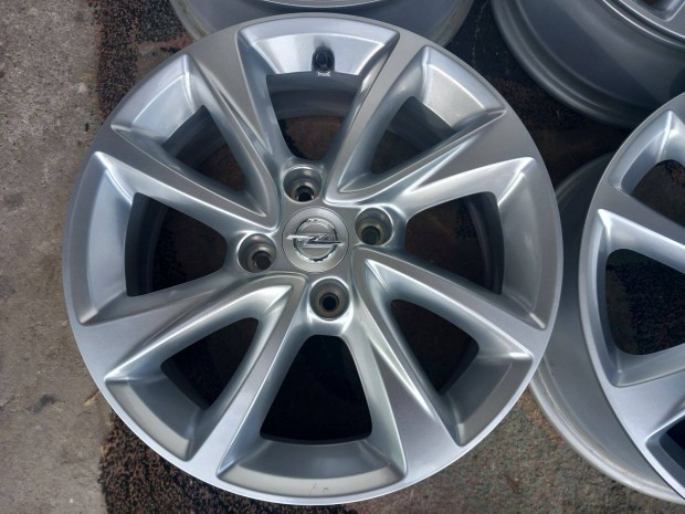 4db gyri j 0km-es Opel Corsa F 16" alufelni felni 4x108