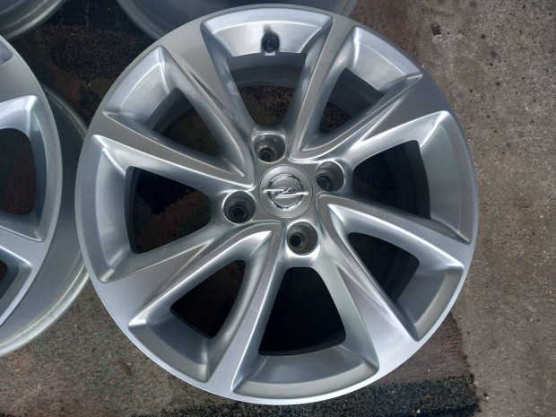 4db gyri j 0km-es Opel Corsa F 16" alufelni felni 4x108