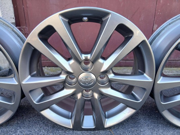 4db gy�ri �jszer� Toyota Yaris Aygo 15" alufelni felni 4x100