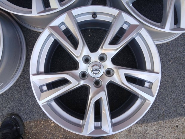 4db gyári Volvo XC60 XC40 V40 V60 S60 18" alufelni felni 5x108