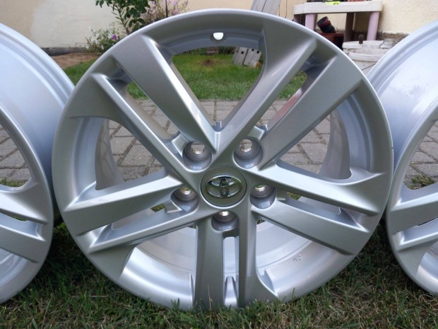 4db gyri j 0km-es Suzuki Swace alufelni felni 16" 5x114.3 16-os