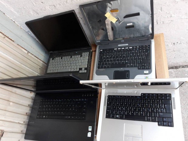 4db hibs laptop csomag notebook Compaq Armada E500 Vaio Dell Inspiron