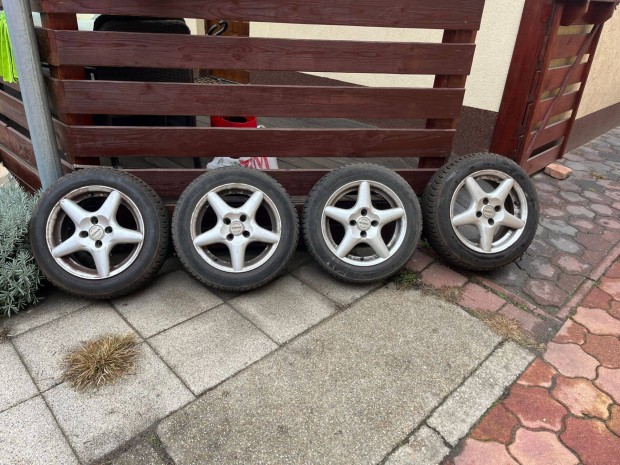 4db j� �llapot� Bridgestone t�ligumi Alu felnin