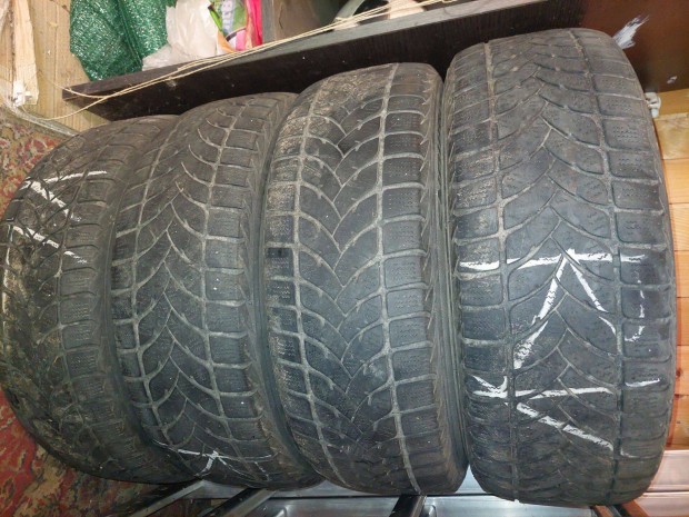 4db kia ac�lfelni , 195-65-15, kb 4mm-es t�ligumival