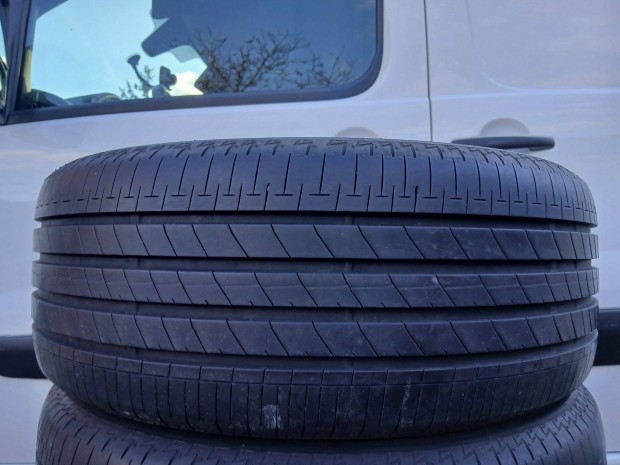 4db kivl 215/45 R18 Bridgestone nyri gumi 6mm-es 215/45R18 18