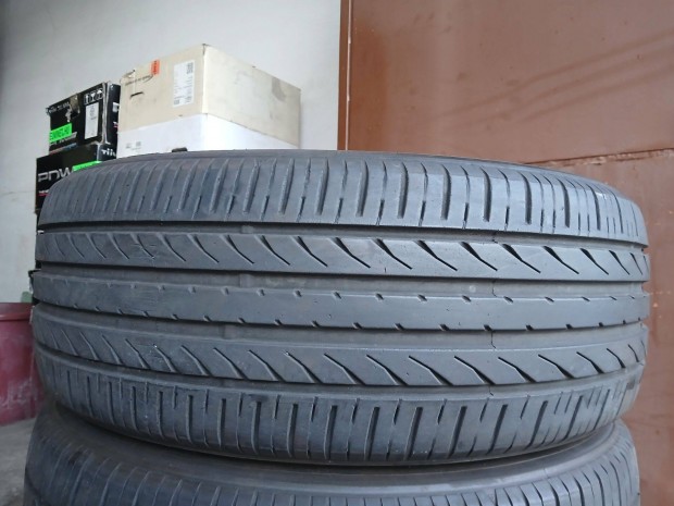 4db kiv�l� 215/50 R18 Toyo ny�ri gumi 6.5mm-es 215/50R18 18