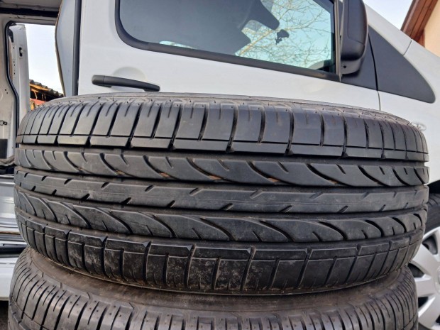 4db kiváló 215/60 R17 Bridgestone nyári gumi 7mm-es 215/60R17 17