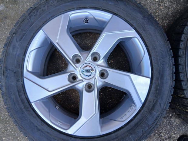 4db kiváló Nissan Leaf Pulsar alufelni felni téli gumikkal 16" 5x114.3