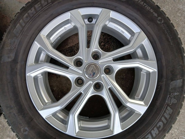 4db kivl Nissan Qashqai 16" alufelni felni Michelin tli gumikkal