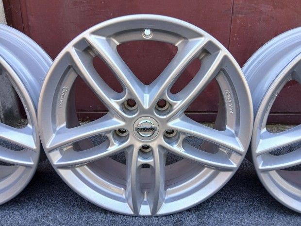 4db kiváló Nissan Qashqai Leaf Juke Pulsar alufelni felni 16" 5x114.3