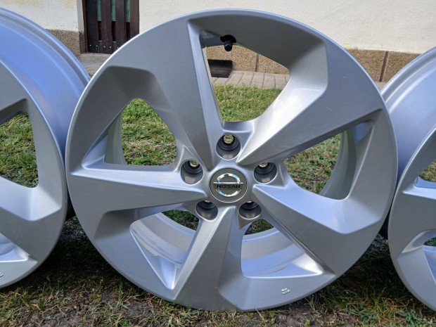4db kiváló Nissan Qashqai Leaf Juke X-Trail alufelni felni 17" 5x114.3