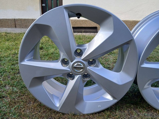 4db kiváló Nissan Qashqai Leaf Juke X-Trail alufelni felni 17" 5x114.3
