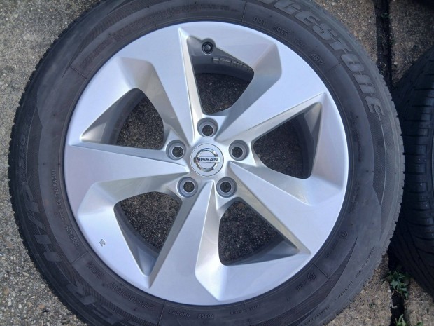 4db kiváló Nissan Qashqai alufelni felni nyári gumikkal 17" 5x114.3