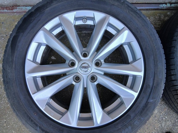 4db kiváló Nissan Qashqai alufelni felni nyári gumikkal 17" 5x114.3