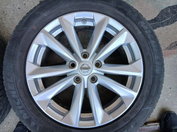4db kiváló Nissan Qashqai alufelni felni nyári gumikkal 17" 5x114.3